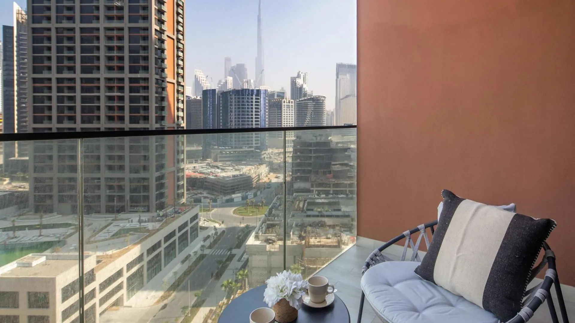 Frank Porter - Peninsula Five Dubai United Arab Emirates